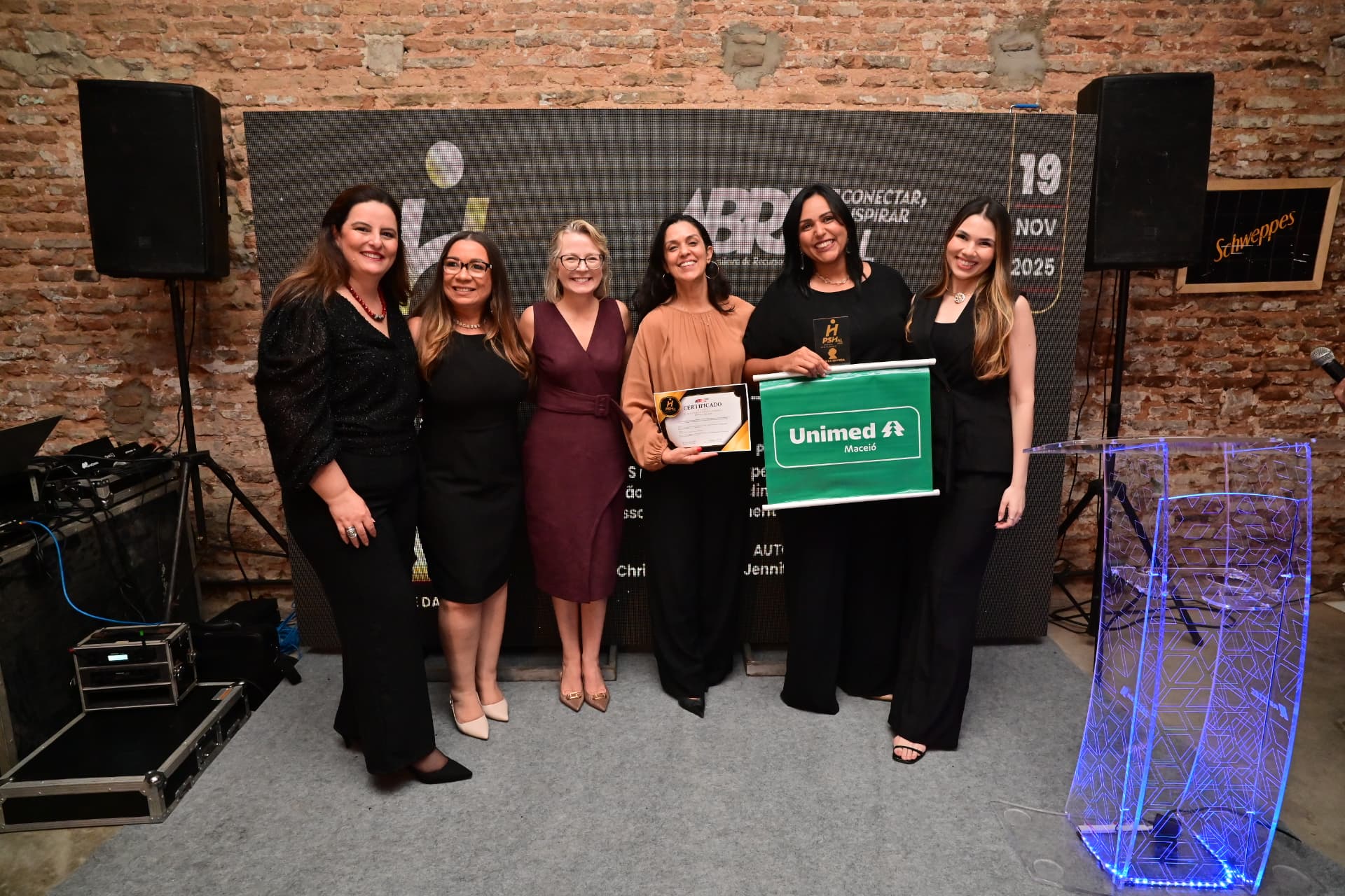 Equipe premiada com troféu e certificado na edição 2025