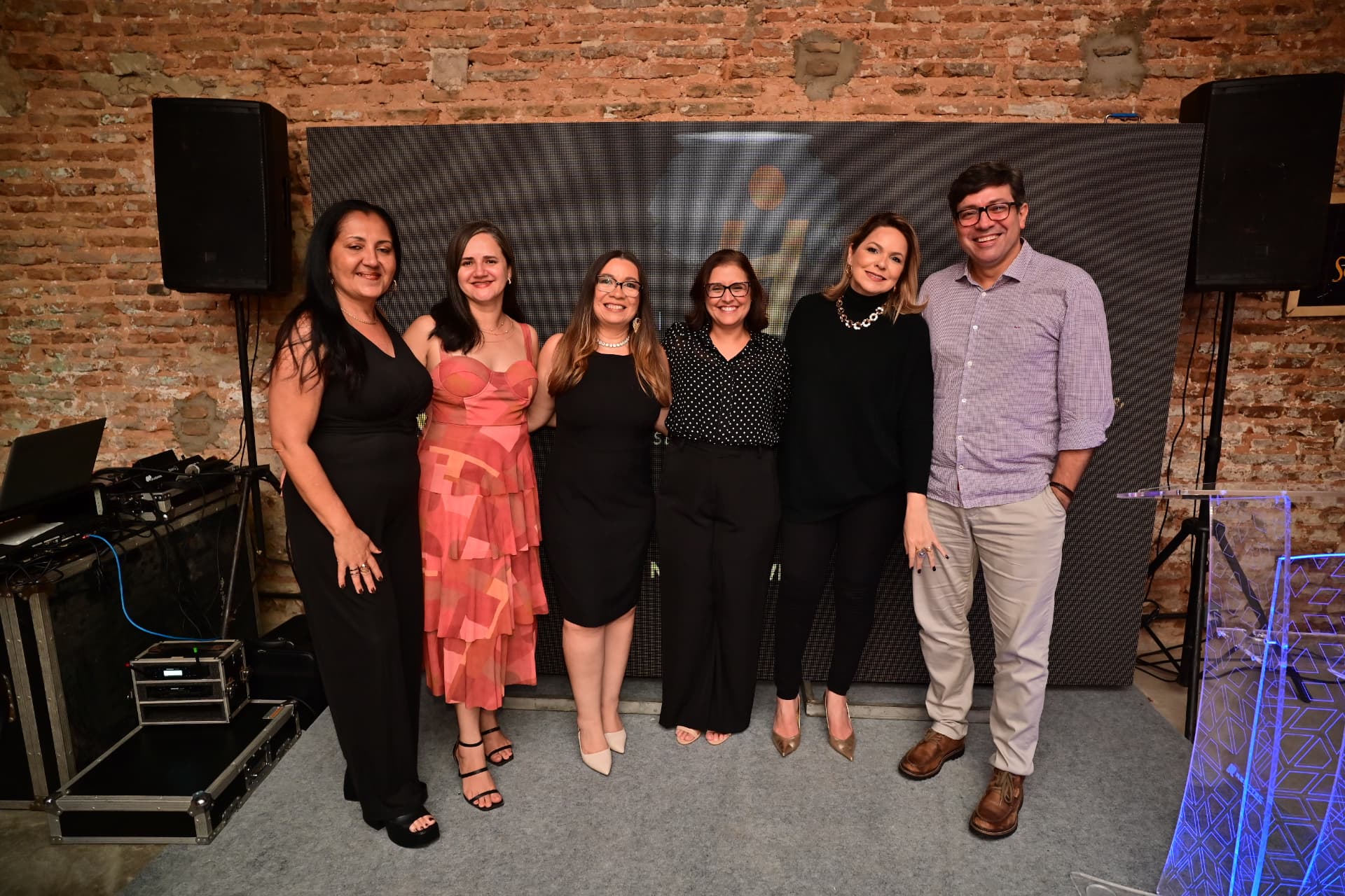 Grupo de convidados na celebração da edição 2025